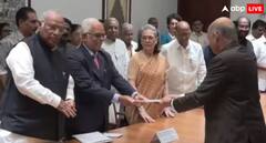 ਉੱਪਰਾਸ਼ਟਰਪਤੀ ਅਹੁਦੇ ਦੇ ਲਈ ਬੀ ਸੁਦਰਸਨ ਰੇੱਡੀ ਨੇ ਭਰੀ ਨਾਮਜ਼ਦਗੀ, ਨਾਲ ਨਜ਼ਰ ਆਏ ਸੋਨੀਆ-ਰਾਹੁਲ