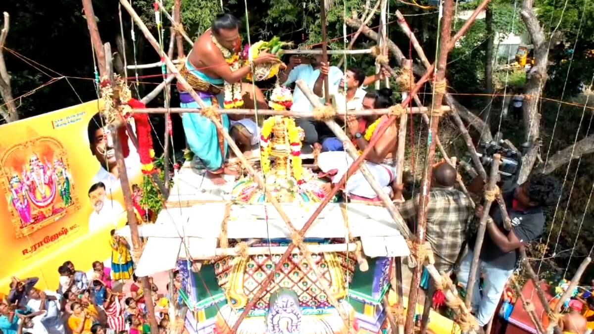 வேல் வடிவில் உருவான வேல்முருகன் ஆலயம் - கும்பாபிஷேக விழாவில் பக்தர்கள் பரவசம்...!