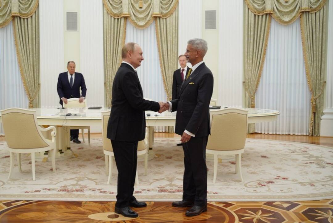 india foreign minister s jaishankar meet russian president vladimri putin  ભારત-રશિયા મિત્રતા, ટ્રંપની ટેરિફ ધમકીઓ વચ્ચે પુતિનને મળ્યા વિદેશ મંત્રી જયશંકર, જાણો શું થઈ વાતચીત
