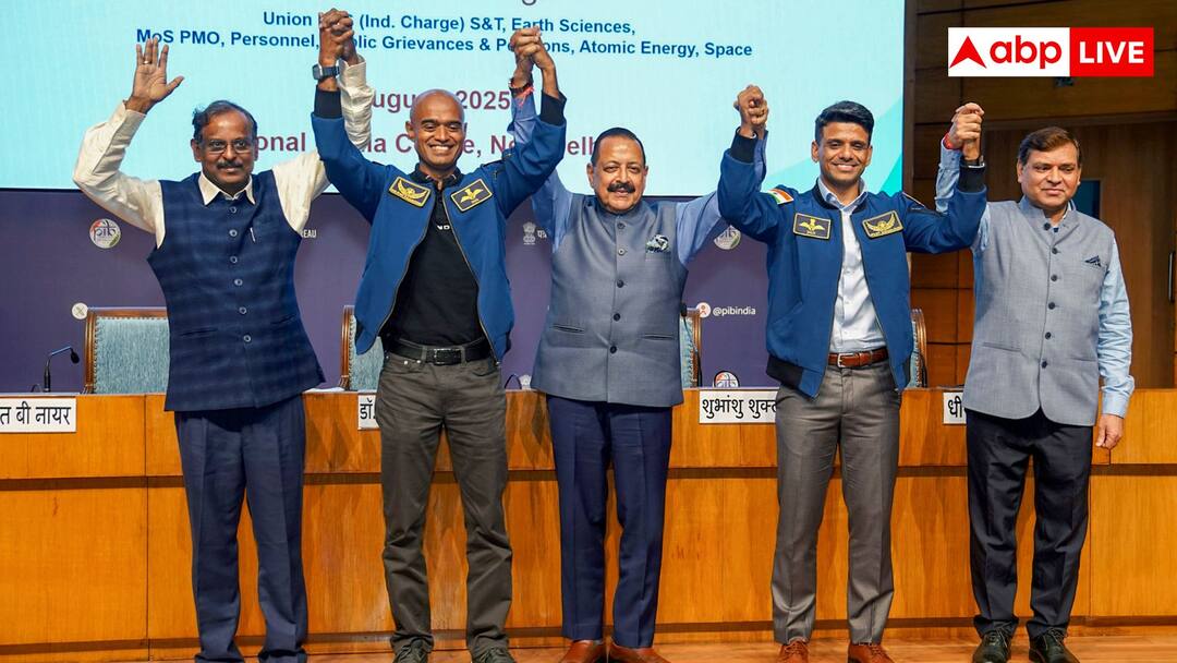 चर्च से लेकर बैलगाड़ी तक से ISRO का कनेक्शन, जानें फर्श से अर्श तक का सफर Journey of ISRO from church and bullock cart to Gaganyaan mission celebrated on ISRO Day 2025 चर्च से लेकर बैलगाड़ी तक से ISRO का कनेक्शन, जानें फर्श से अर्श तक का सफर