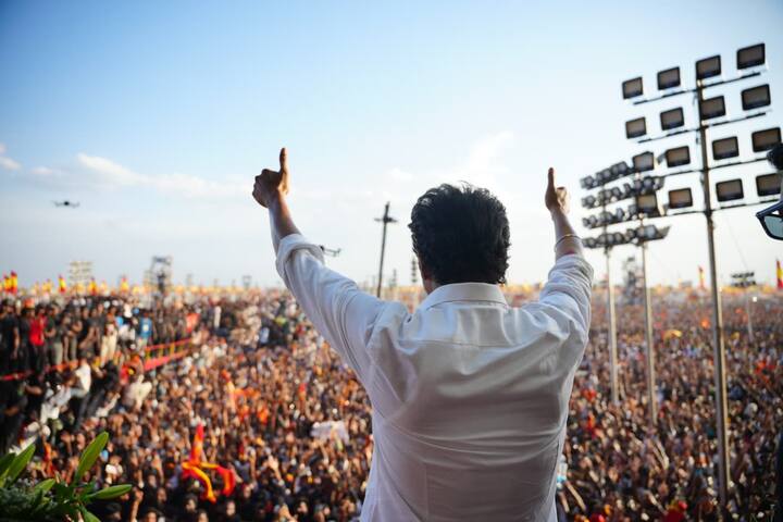 இந்தியாவின் வெகுஜன மக்கள் படை இந்தக் கூட்டம். 2026-ல் டிவிகேவுக்கும் டிஎம்கேவுக்கும்தான் போட்டியே.