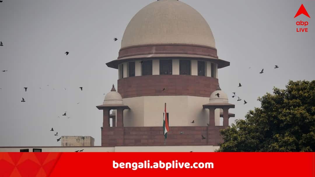 SSC Scam Case Supreme Court Rebukes SSC over irregularities Supreme Court: ফর্ম জমা দিচ্ছেন দাগিরাও? নিয়োগে স্বচ্ছতা নিয়ে ফের প্রশ্ন, আদালতে ভর্ৎসিত SSC, পরীক্ষা কি পিছিয়ে যাবে?