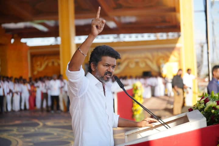 சில நடிகர்களைப் போல மார்க்கெட் போன பிறகு, அடைக்கலம் தேடி உங்களை நாடி வரவில்லை. படைக்கலத்துடன் வந்திருக்கிறேன். எல்லாவற்றுக்கும் தயாராக வந்திருக்கிறேன்.