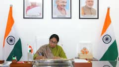 खुद पर हमले के बाद CM रेखा गुप्ता ने तस्वीर शेयर करते हुए किया बड़ा ऐलान, 'अब जनसुनवाई केवल...'