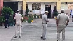 Delhi Schools Bomb Threat: दिल्ली में फिर से 5 स्कूलों को बम से उड़ाने की धमकी, मौके पर पहुंची पुलिस