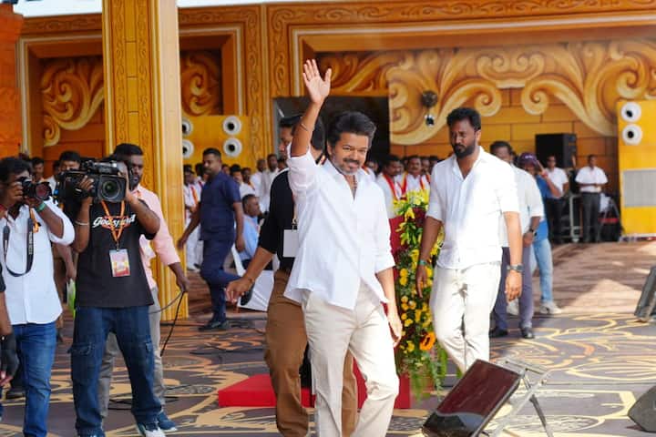 மாண்புமிகு பிரதமர் மோடி ஜி அவர்களே, 3-வது முறையாக மத்தியில் ஆட்சியை நீங்கள் தானே கைவசம் வைத்திருக்கிறீர்கள்