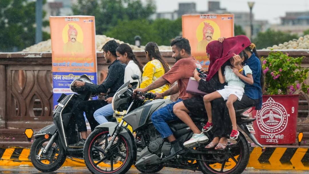 UP Weather: यूपी में उमस भरी गर्मी से मिलेगी राहत, इस दिन से जमकर बरसेंगे बादल, जानें- मौसम का पूरा हाल UP Weather 21 August IMD Predicts Thunderstorm and rainfall Forcast in Uttar Pradesh Many Districts UP Weather: यूपी में उमस भरी गर्मी से मिलेगी राहत, इस दिन से जमकर बरसेंगे बादल, जानें- मौसम का पूरा हाल