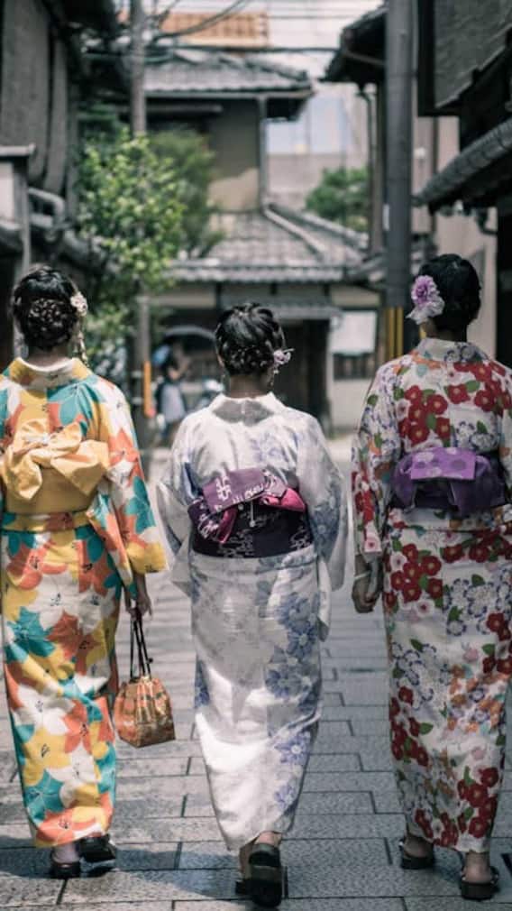 जापान में किस धर्म के लोग सबसे ज्यादा हैं?