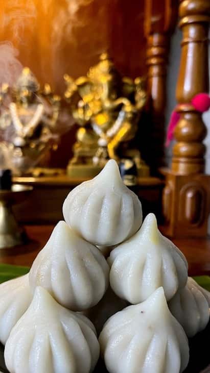 उकडीचे मोदक बनवण्याची सोपी पद्धत