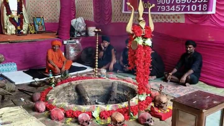 ধ্যানমগ্ন বামাক্ষ্যাপা এদিন তারা মায়ের আবির্ভাব পান। এই তিথিতে কৌশিকী রূপে মা তারা বিশেষ সন্ধিক্ষণে, শুম্ভ-নিশুম্ভ নামক অসুরদের দমন করেছিলেন।