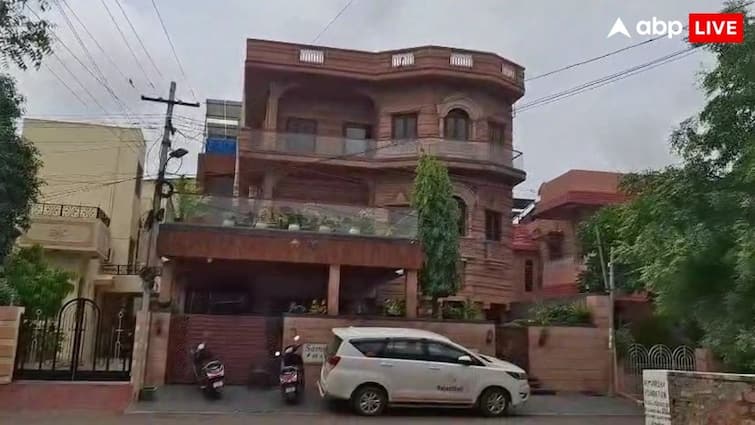ऑनलाइन सट्टेबाजी रैकेट पर ईडी का शिकंजा, जोधपुर से गोवा तक 30 ठिकानों पर छापेमारी ऑनलाइन सट्टेबाजी रैकेट पर ईडी का शिकंजा, जोधपुर से गोवा तक 30 ठिकानों पर छापेमारी