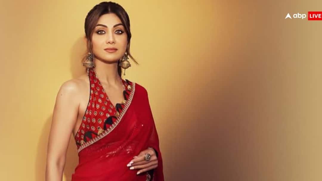 Shilpa Shetty Fitness Secret at the age of 50 know her Complete Diet Plan from Breakfast to lunch and Dinner 50 की उम्र में कैसे इतनी फिट हैं शिल्पा शेट्टी? जानें- एक्ट्रेस का ब्रेकफास्ट से लेकर लंच और डिनर तक का कंप्लीट डाइट प्लान