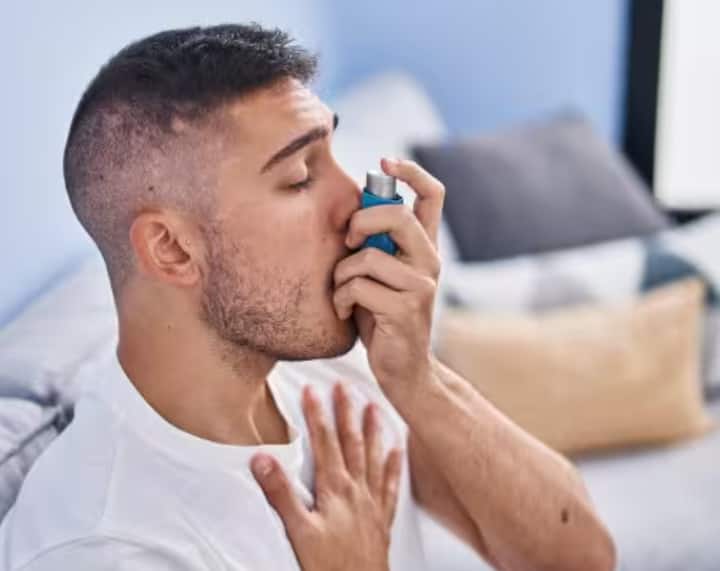 ਐਲਰਜੀ ਅਤੇ ਦਮਾ: ਧੂੜ, ਪਰਾਗ ਅਤੇ ਨਮੀ ਐਲਰਜੀ ਨੂੰ ਵਧਾ ਸਕਦੇ ਹਨ। ਸਾਹ ਚੜ੍ਹਨਾ ਅਤੇ ਖੰਘ ਆਮ ਲੱਛਣ ਹਨ। ਮਾਸਕ ਦੀ ਵਰਤੋਂ ਕਰੋ, ਘਰ ਨੂੰ ਸਾਫ਼ ਰੱਖੋ ਅਤੇ ਡਾਕਟਰ ਦੁਆਰਾ ਦੱਸੀ ਗਈ ਦਵਾਈ ਸਮੇਂ ਸਿਰ ਲਓ।