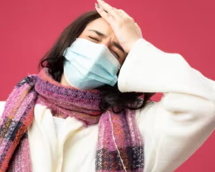 ਵਾਇਰਲ ਬੁਖਾਰ: ਮੌਸਮ ਬਦਲਣ ਦੇ ਨਾਲ ਵਾਇਰਲ ਬੁਖਾਰ ਤੇਜ਼ੀ ਨਾਲ ਫੈਲਦਾ ਹੈ। ਥਕਾਵਟ, ਸਿਰ ਦਰਦ ਅਤੇ ਸਰੀਰ ਵਿੱਚ ਦਰਦ ਆਮ ਲੱਛਣ ਹਨ। ਸਫਾਈ ਦਾ ਧਿਆਨ ਰੱਖੋ, ਸੰਕਰਮਿਤ ਵਿਅਕਤੀਆਂ ਦੇ ਨੇੜੇ ਜਾਣ ਤੋਂ ਬਚੋ ਅਤੇ ਆਰਾਮ ਕਰੋ।