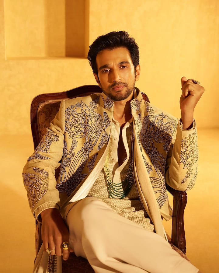 अभिनेता ने बताया कि 20 साल पहले शुरुआती दिनों में जब वो ऑडिशन देने जाते थे तो कई बार डायरेक्टर्स ने उन्हें कहा, 'गुड एक्टर, अच्छा कर लेते हो बट देखते हैं'. एक्टर ने आगे कहा डायरेक्टर्स की ये बात सुनकर वो हमेशा सोचते थे कि उनमें क्या कमी है.