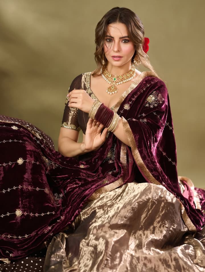 In 2015, the actress gave birth to a son, which she has named Arin. After that the actress had distanced the industry. However, he made a comeback on the small screen in 2019 from Kasauti Zindagi Ki 2.