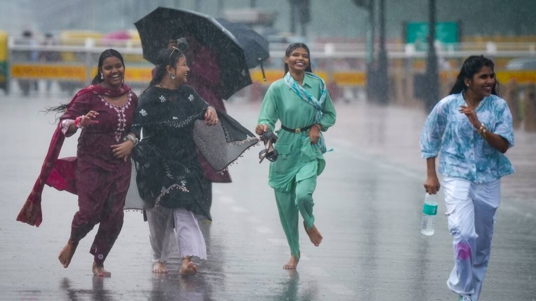 More Rains To Lash Delhi Today After Showers Leave City Waterlogged More Rains To Lash Delhi Today After Showers Leave City Waterlogged
