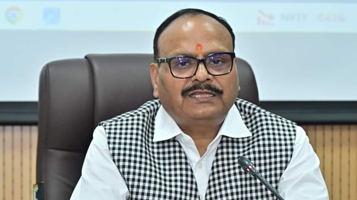 लखीमपुर खीरी में नवजात की मौत के मामले में डिप्टी CM ब्रजेश पाठक का एक्शन, अस्पताल हुआ सील