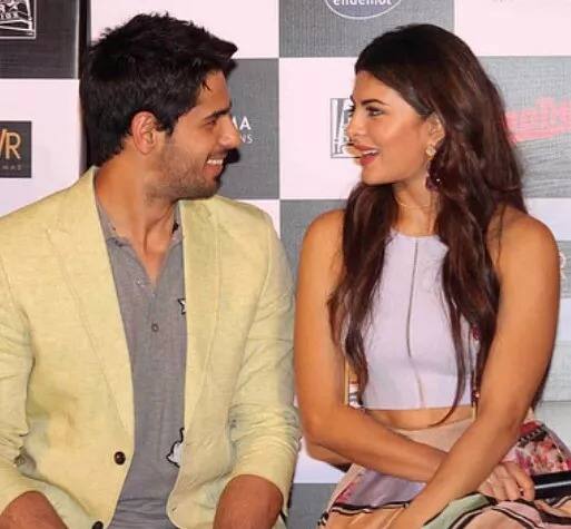 या सिनेमात सिद्धार्थ आणि जॅकलीनची सुपरहिट जोडी झळकली होती. 2017 मध्ये प्रदर्शित झालेल्या या सिनेमात अनेक रोमँटिक सीन्सही होते.