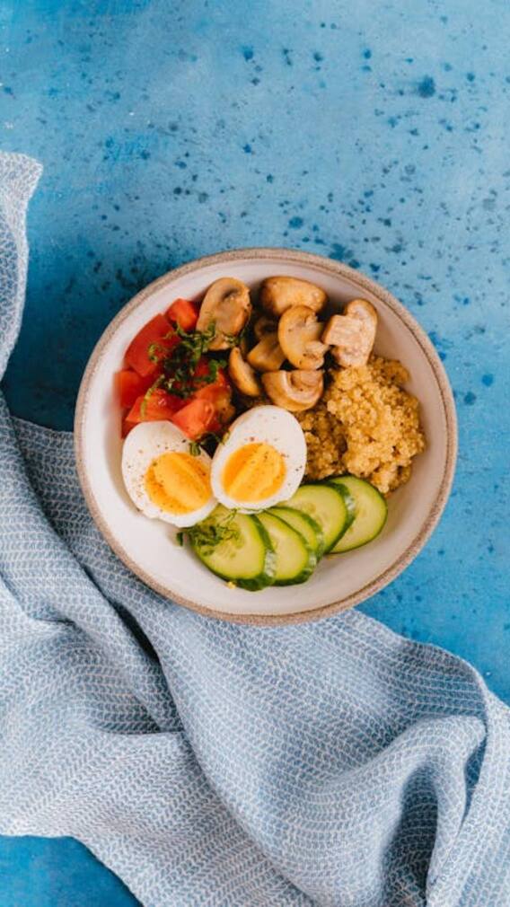 முட்டையின் எந்தப் பகுதியில் அதிக புரதம் உள்ளது?