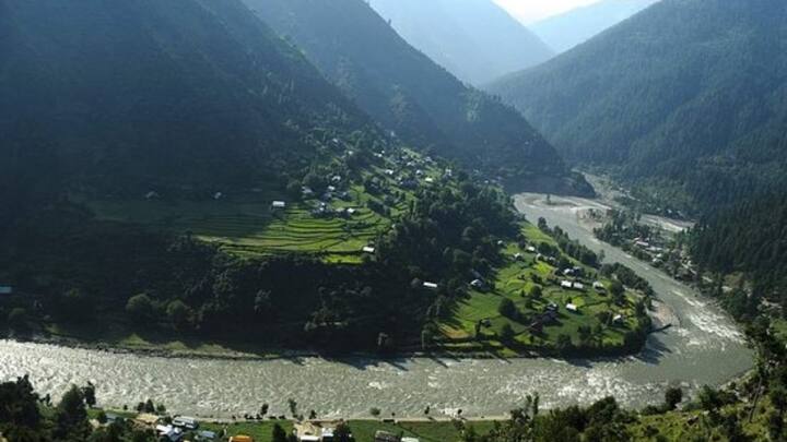 इसी तरह अगर भविष्य में पाकिस्तान का कोई हिस्सा भारत में मिल जाता है, तो वहां के लोग भी भारतीय नागरिकता पाने के हकदार होंगे. लेकिन पाकिस्तान के पूरे देश की बात अलग है.