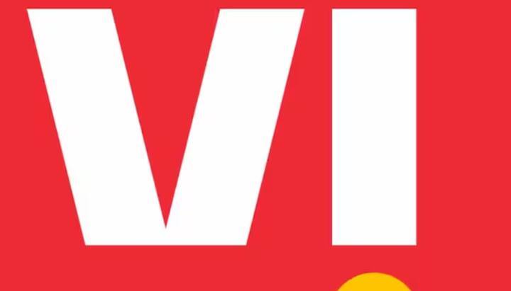 ਵੋਡਾਫੋਨ ਆਈਡੀਆ (Vi) ਨੇ ਆਪਣੇ ਗਾਹਕਾਂ ਲਈ ਇੱਕ ਅਜਿਹੀ ਪੇਸ਼ਕਸ਼ ਪੇਸ਼ ਕੀਤੀ ਹੈ ਜਿਸ ਨੇ ਟੈਲੀਕਾਮ ਬਾਜ਼ਾਰ ਵਿੱਚ ਹਲਚਲ ਮਚਾ ਦਿੱਤੀ ਹੈ। ਕੰਪਨੀ ਆਪਣੇ ਉਪਭੋਗਤਾਵਾਂ ਨੂੰ ਸਿਰਫ਼ 1 ਰੁਪਏ ਵਿੱਚ 4,999 ਰੁਪਏ ਦਾ ਰੀਚਾਰਜ ਪਲਾਨ ਪੇਸ਼ ਕਰ ਰਹੀ ਹੈ। ਇਹ ਪੇਸ਼ਕਸ਼ Vi Games 'ਤੇ ਚੱਲ ਰਹੇ Galaxy Shooters Freedom Fest Edition ਦੇ ਤਹਿਤ ਉਪਲਬਧ ਕਰਵਾਈ ਗਈ ਹੈ। ਜਾਣਕਾਰੀ ਲਈ, ਤੁਹਾਨੂੰ ਦੱਸ ਦੇਈਏ ਕਿ Vi Games ਅਸਲ ਵਿੱਚ ਕੰਪਨੀ ਦਾ ਕਲਾਉਡ-ਅਧਾਰਤ ਔਨਲਾਈਨ ਗੇਮਿੰਗ ਪਲੇਟਫਾਰਮ ਹੈ, ਜਿੱਥੇ ਇਸ ਵਿਸ਼ੇਸ਼ ਐਡੀਸ਼ਨ ਵਿੱਚ ਗਾਹਕਾਂ ਨੂੰ ਬਹੁਤ ਸਾਰੇ ਇਨਾਮ ਦਿੱਤੇ ਜਾ ਰਹੇ ਹਨ ਅਤੇ ਇਨ੍ਹਾਂ ਇਨਾਮਾਂ ਵਿੱਚੋਂ ਇੱਕ 4,999 ਰੁਪਏ ਦਾ ਸਾਲਾਨਾ ਪਲਾਨ ਹੈ। ਪ੍ਰਾਪਤ ਜਾਣਕਾਰੀ ਅਨੁਸਾਰ, ਇਹ ਫ੍ਰੀਡਮ ਫੈਸਟ 31 ਅਗਸਤ 2025 ਤੱਕ ਚੱਲੇਗਾ। ਇਸ ਦੌਰਾਨ, ਉਪਭੋਗਤਾਵਾਂ ਨੂੰ ਸਿਰਫ਼ 1 ਰੁਪਏ ਵਿੱਚ ਸਾਲਾਨਾ ਪਲਾਨ ਲੈਣ ਦਾ ਮੌਕਾ ਮਿਲੇਗਾ, ਜਿਸਦੀ ਅਸਲ ਕੀਮਤ 4,999 ਰੁਪਏ ਹੈ। ਇਸ ਪਲਾਨ ਦੇ ਫਾਇਦਿਆਂ ਦੀ ਗੱਲ ਕਰੀਏ ਤਾਂ ਇਹ ਅਸੀਮਤ ਕਾਲਿੰਗ, ਹਰ ਰੋਜ਼ 2GB ਮੋਬਾਈਲ ਡੇਟਾ, ਰੋਜ਼ਾਨਾ 100 SMS ਅਤੇ ਅਸੀਮਤ 5G ਡੇਟਾ ਦੀ ਪੇਸ਼ਕਸ਼ ਕਰਦਾ ਹੈ।