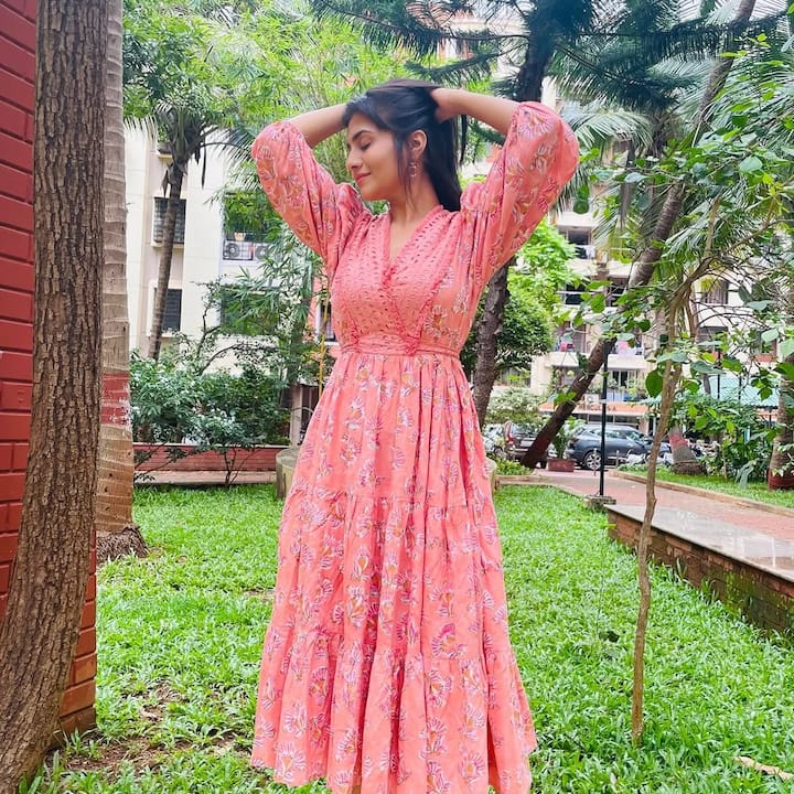 दरअसल नई फैमिली का सामान से भरा टैंपू दो चोर चुराकर ले जाते हैं. जिसके बाद इंस्पेक्टर चालू पांडे को कॉल किया जाता है. शो के आगे एपिसोड अब धमाकेदार होने वाला हैं.