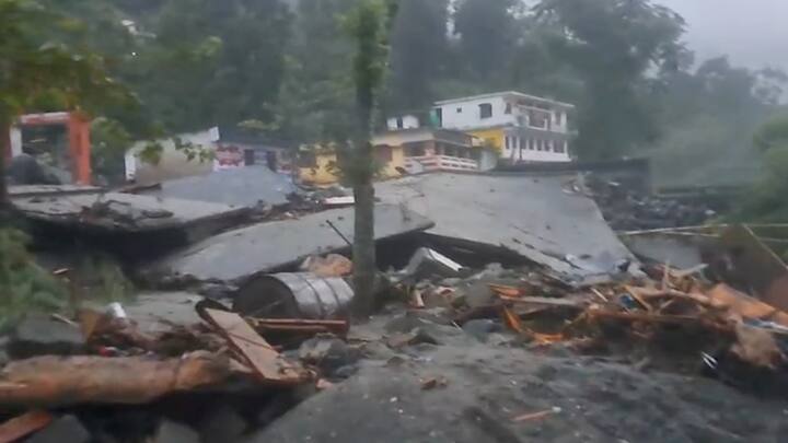 Chief Medical Officer Chamoli Dr. Abhishek Gupta informed that the team of Tharali Disaster Health Department has been deployed on the spot. Here 4 medical officers, 6 staff nurses, 1 pharmacist and ambulance have been installed.