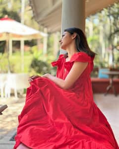 कभी लाल साड़ी में बनीं मोहिनी, तो कभी मोनिकिनी में ढाया कहर...दिल लूट लेंगी मौनी रॉय की ये 7 तस्वीरें