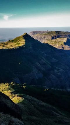 भीड़ नहीं, सुकून चाहिए? सितंबर में जाएं हिमाचल की इन 10 छुपी हुई जगहों पर