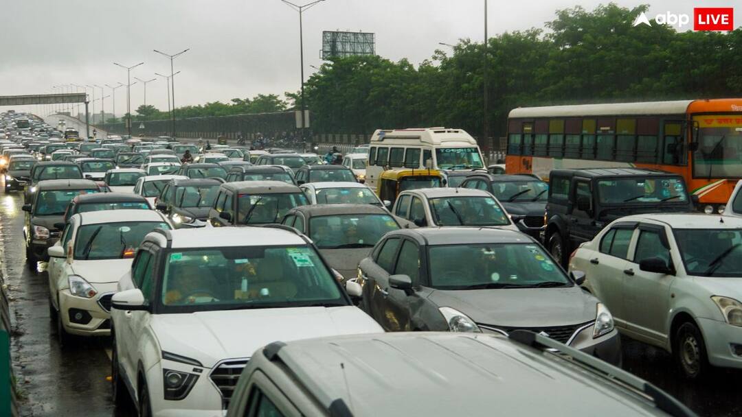 पहले से कितना महंगा हो गया पुराने वाहनों का दोबारा रजिस्ट्रेशन कराना? जानिए नई फीस की डिटेल Old Vehicles Registration Renewal Fees How Much Costlier than before See full price list here पहले से कितना महंगा हो गया पुराने वाहनों का दोबारा रजिस्ट्रेशन कराना? जानिए नई फीस की डिटेल