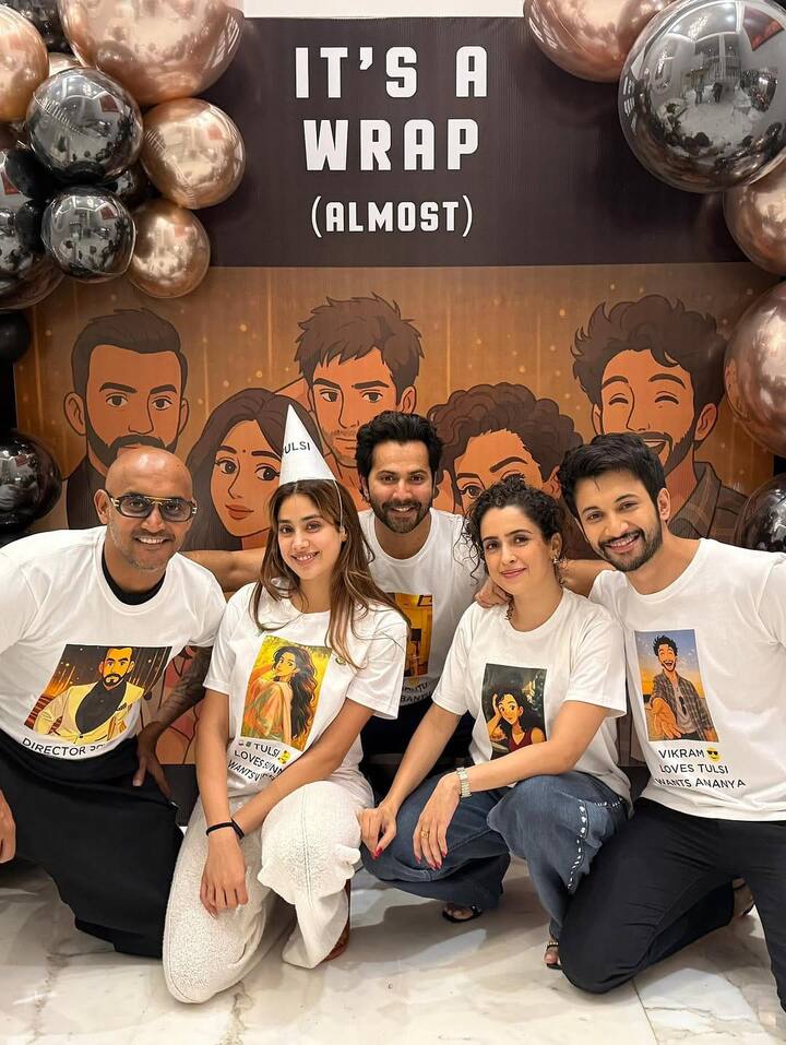 फिल्म की पूरी स्टार कास्ट ने एक खास थीम का टीशर्ट पहन अपना फोटोशूट करवाया. इन तस्वीरों को वरुण धवन ने अपने इंस्टाग्राम हैंडल पर शेयर कर फैंस को अपने रैप अप पार्टी की झलकियां शेयर की है.