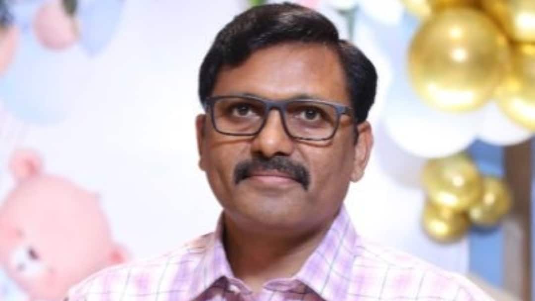 UP government relieved IAS Anjaneya Kumar Singh for original Sikkim cadre ANN फिर चर्चा में आजम को जेल भिजवाने वाले IAS आंजनेय कुमार, यूपी से होगी विदाई या मिलेगा एक्सटेंशन?