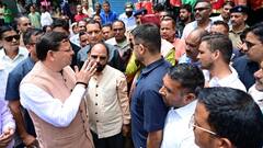 चमोली में आपदा प्रभावित लोगों को देख CM धामी ने रुकवाया काफिला, हर संभव सहायता का दिया आश्वासन