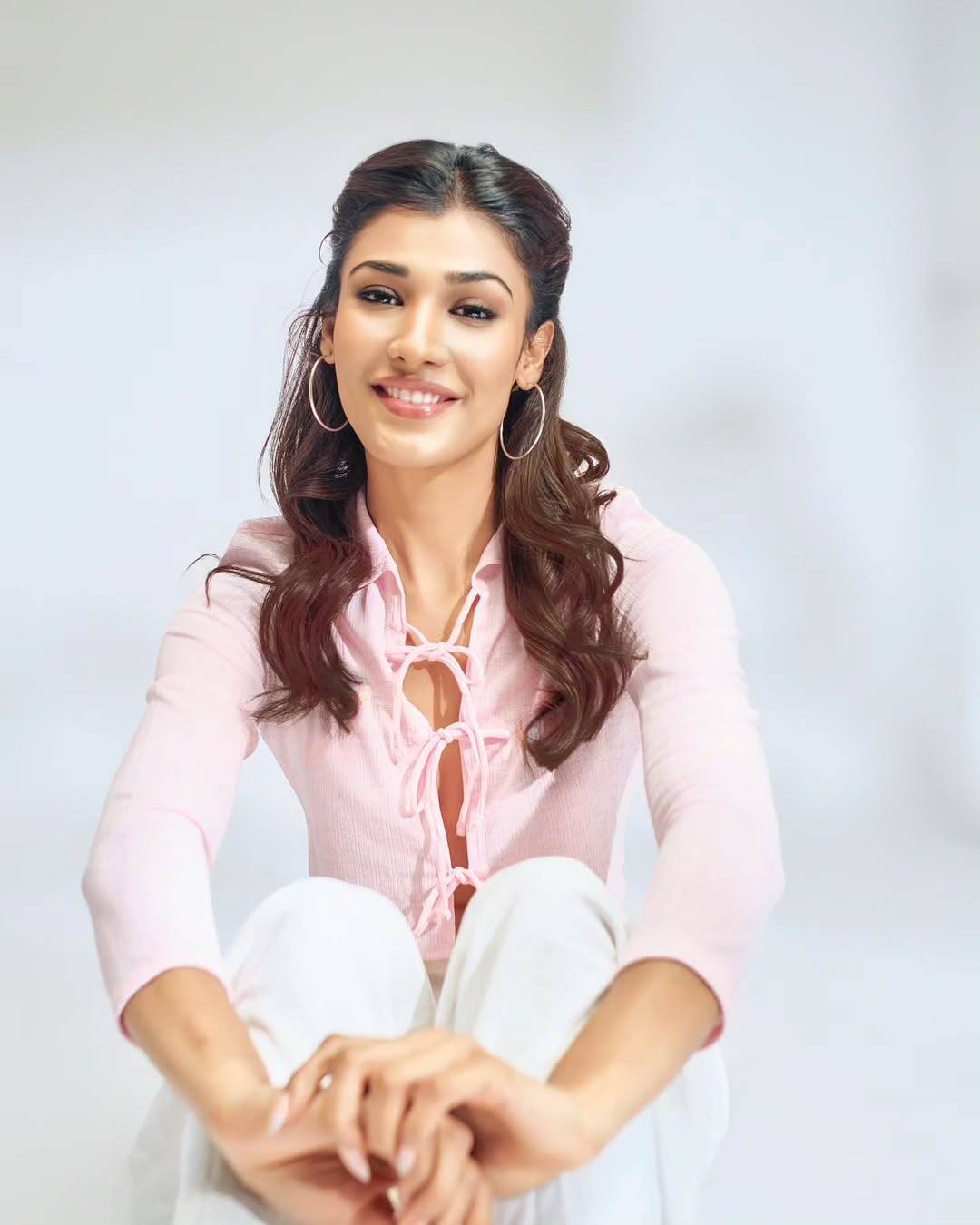 In 2018, she won the title of Femina India Grand International. After this, she started making headlines and her career started moving forward. With his beauty and fitness, many people have made him crazy.