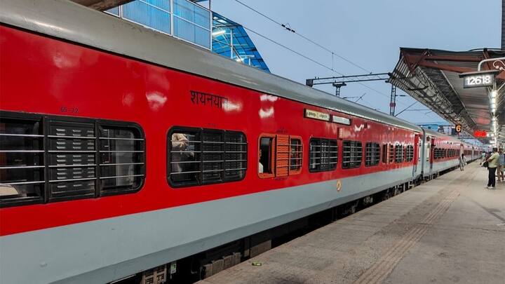 ट्रेन से सफर करने वाले लोगों के मन में अक्सर कई सवाल होते हैं. टिकट और जुर्माने को लेकर यात्रियों के मन में तरह-तरह के सवाल होते हैं. प्लेटफार्म टिकट और ट्रेन टिकट में फर्क क्या है. यह भी कई बार लोगों को स्पष्ट नहीं होता.