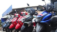 Top 5 Scooters: இந்தியாவின் டாப் 5 ஸ்கூட்டர்ஸ் லிஸ்ட் இதுதான்.. மைலேஜ், விலை, தரம் எப்படி?