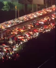 Kalyan Shilphata Traffic: कल्याण-शीळ रोडवर भयावह वाहतूक कोंडी; चार ते पाच तास नागरिक अडकले, Photo