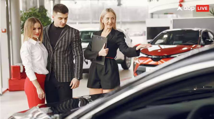 confusion among customers regarding gst reduction ਦੀਵਾਲੀ ਤੋਂ ਪਹਿਲਾਂ ਖਰੀਦਣੀ ਚਾਹੀਦੀ ਕਾਰ ਜਾਂ ਇੰਤਜ਼ਾਰ ਕਰਨਾ ਸਹੀ ? GST ਕਟੌਤੀ ਨੂੰ ਲੈ ਕੇ ਦੁਚਿੱਤੀ 'ਚ ਫਸੇ ਗਾਹਕ