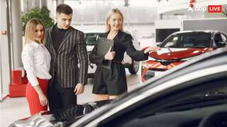 ਦੀਵਾਲੀ ਤੋਂ ਪਹਿਲਾਂ ਖਰੀਦਣੀ ਚਾਹੀਦੀ ਕਾਰ ਜਾਂ ਇੰਤਜ਼ਾਰ ਕਰਨਾ ਸਹੀ ?  GST ਕਟੌਤੀ ਨੂੰ ਲੈ ਕੇ ਦੁਚਿੱਤੀ 'ਚ ਫਸੇ ਗਾਹਕ