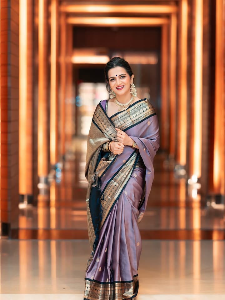 சின்னத்திரையில் ஜொலித்தது போன்று பவர் பாண்டி, காபி வித் காதல் போன்ற படங்களிலும் நடித்துள்ளார்.