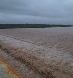 Ahmedabad: સંત સરોવરના તમામ દરવાજા ખોલાયા, ધરોઈ ડેમમાંથી પાણી છોડાતા સાબરમતી નદી બે કાંઠે, તસવીરો