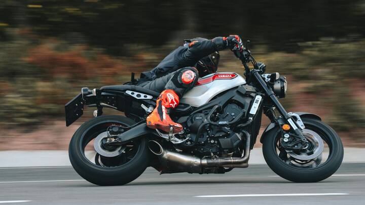 सीसी का आकार इंजन की ईंधन खपत को भी प्रभावित करता है. जैसे 100-150 सीसी की मोटरसाइकिलें, आमतौर पर ज्यादा माइलेज देती हैं, जो उन्हें रोजमर्रा के उपयोग के लिए उपयुक्त बनाता है.