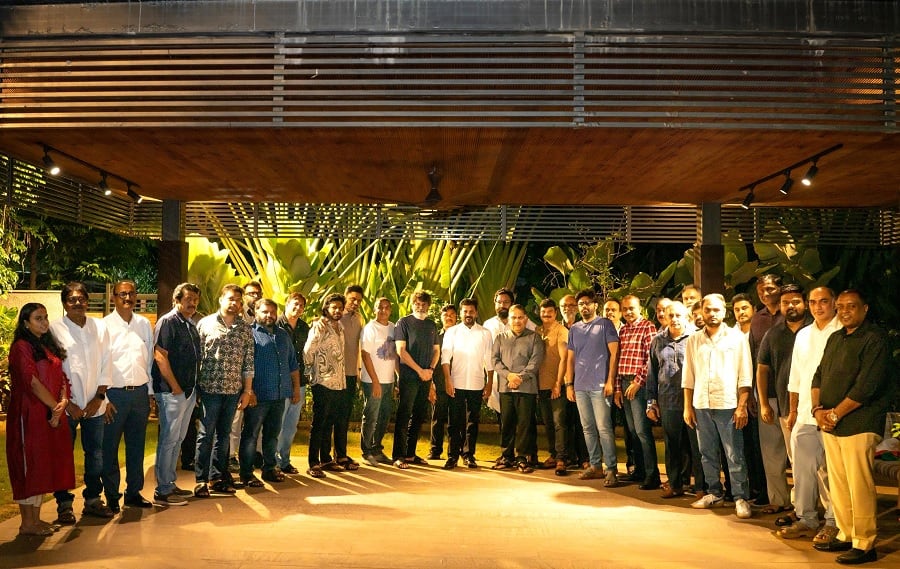 Revanth Reddy: సినీ పరిశ్రమలో వివాదాలు వద్దు, ప్రభుత్వం నుంచి పూర్తి సహకారం ఉంటుంది: రేవంత్ రెడ్డి