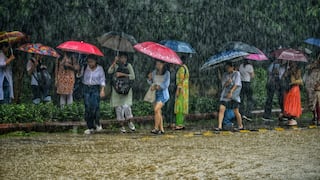 Delhi Weather: सावधान! दिल्ली में आज भारी बारिश का अनुमान, मौसम विभाग ने जारी किया येलो अलर्ट