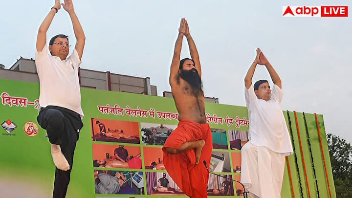 साधारण शाकाहारी आहार के बारे में पूछे जाने पर बाबा रामदेव ने कहा कि वह कभी भी अपने सरल आहार में छल नहीं करते. उनका मानना है कि सात्विक भोजन स्वास्थ्य बनाए रखने के लिए अत्यंत महत्वपूर्ण है.