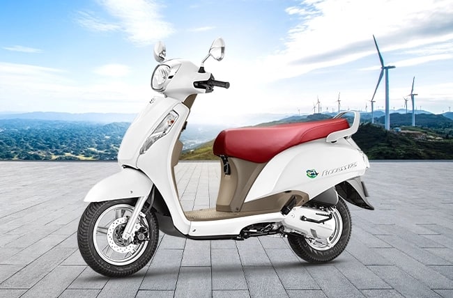 Top 5 Scooters: இந்தியாவின் டாப் 5 ஸ்கூட்டர்ஸ் லிஸ்ட் இதுதான்.. மைலேஜ், விலை, தரம் எப்படி?
