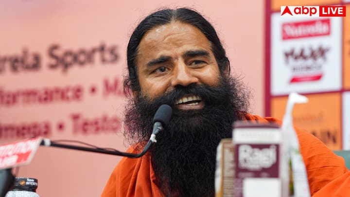 रामदेव ने कहा कि वह सबसे पहले धरती माता और अपने गुरुओं एवं ऋषियों की पूजा करते हैं. इसके बाद वह गर्म पानी पीते हैं, जो पेट को तुरंत साफ कर देता है. उसके बाद वह नहाते हैं और फिर हर सुबह एक घंटे के लिए ध्यान करते हैं.