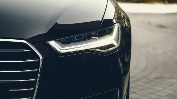 अब ये सीसी क्या है तो सीसी के जरिए उस गाड़ी के इंजन की क्षमता को दर्शाया जाता है ऐसे में चलिए जानते हैं कि आखिर सीसी क्या है क्यों गाड़ियों के इंजन को सीसी से किया जाता है जस्टिफाई?