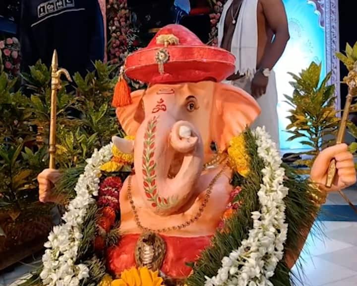 चोर गणपती केव्हा आला अन्‌ गेला याचा गणपती भक्‍त, भाविकांना थांगपत्ता लागत नसल्याने या विघ्नहर्त्याला 